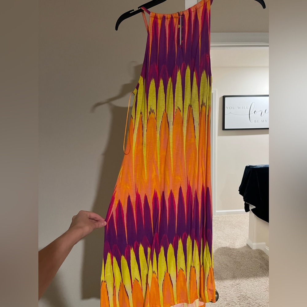 Flowy dress! - Picture 2 of 2